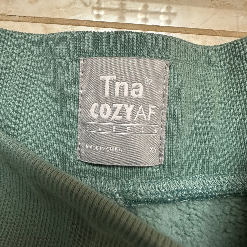 TNA cozy fleece sweat pants - Picture 2 of 4